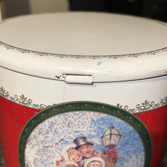 Vintage FTD Carolers tin - Picture 5 of 10